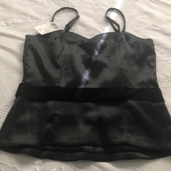 Gorgeous top - Picture 4 of 7